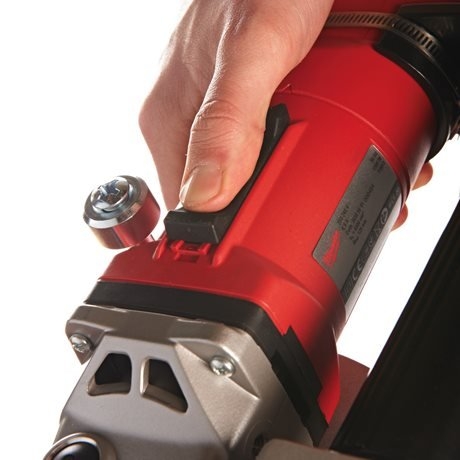 Milwaukee 4933383855 WCE30/2 Veggfreesmaskin