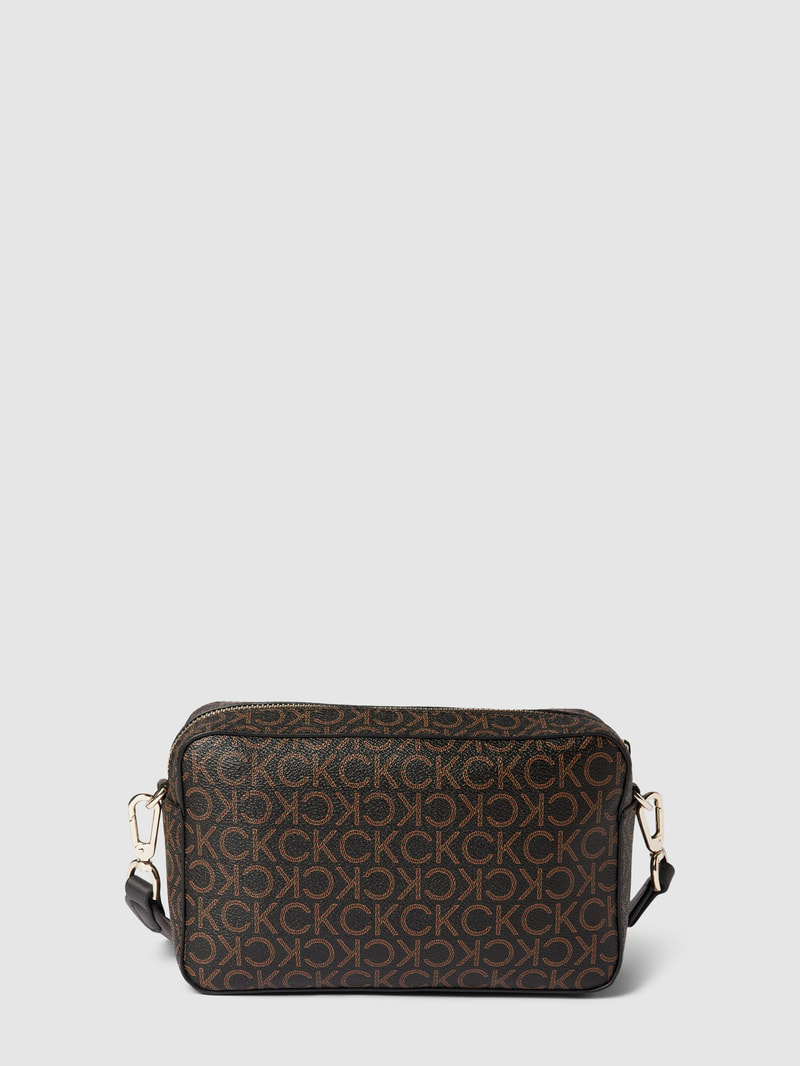 Handtasche mit Logo-Muster und Label-Detail in dunkelbraun