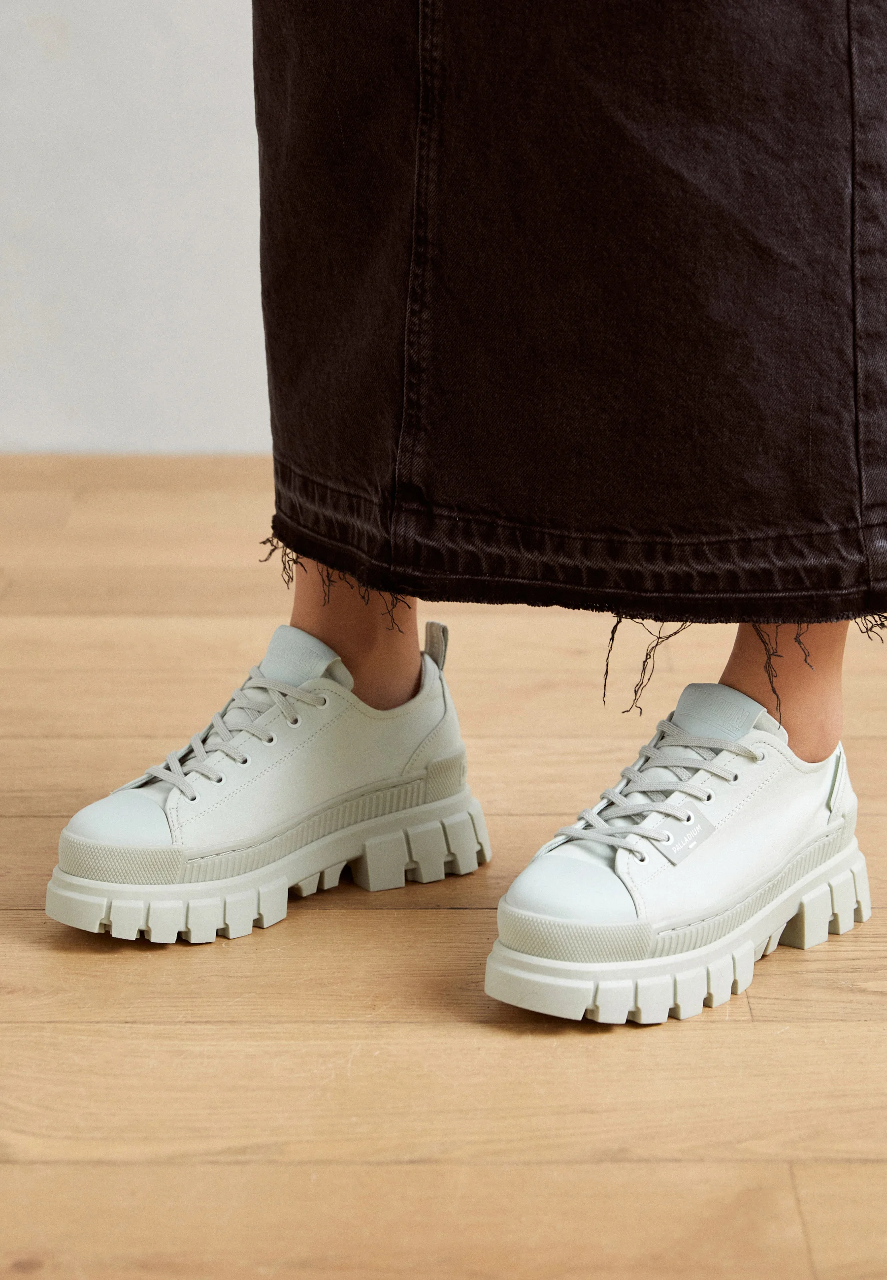 Palladium REVOLT - Zapatos deportivos con cordones