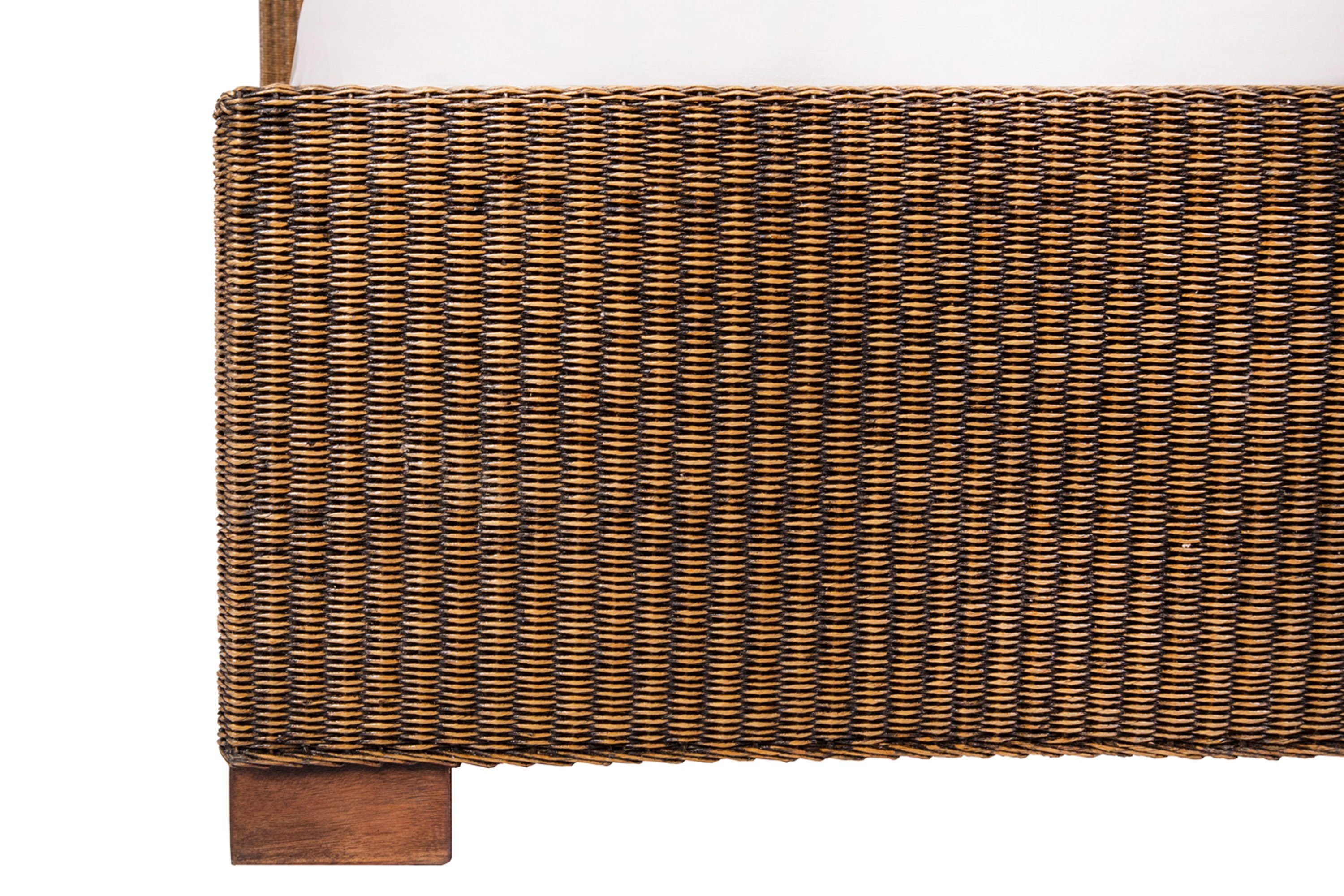 Junado® Massivholzbett Tunis, Korbbett aus Loom, aus Handarbeit und pflegeleicht