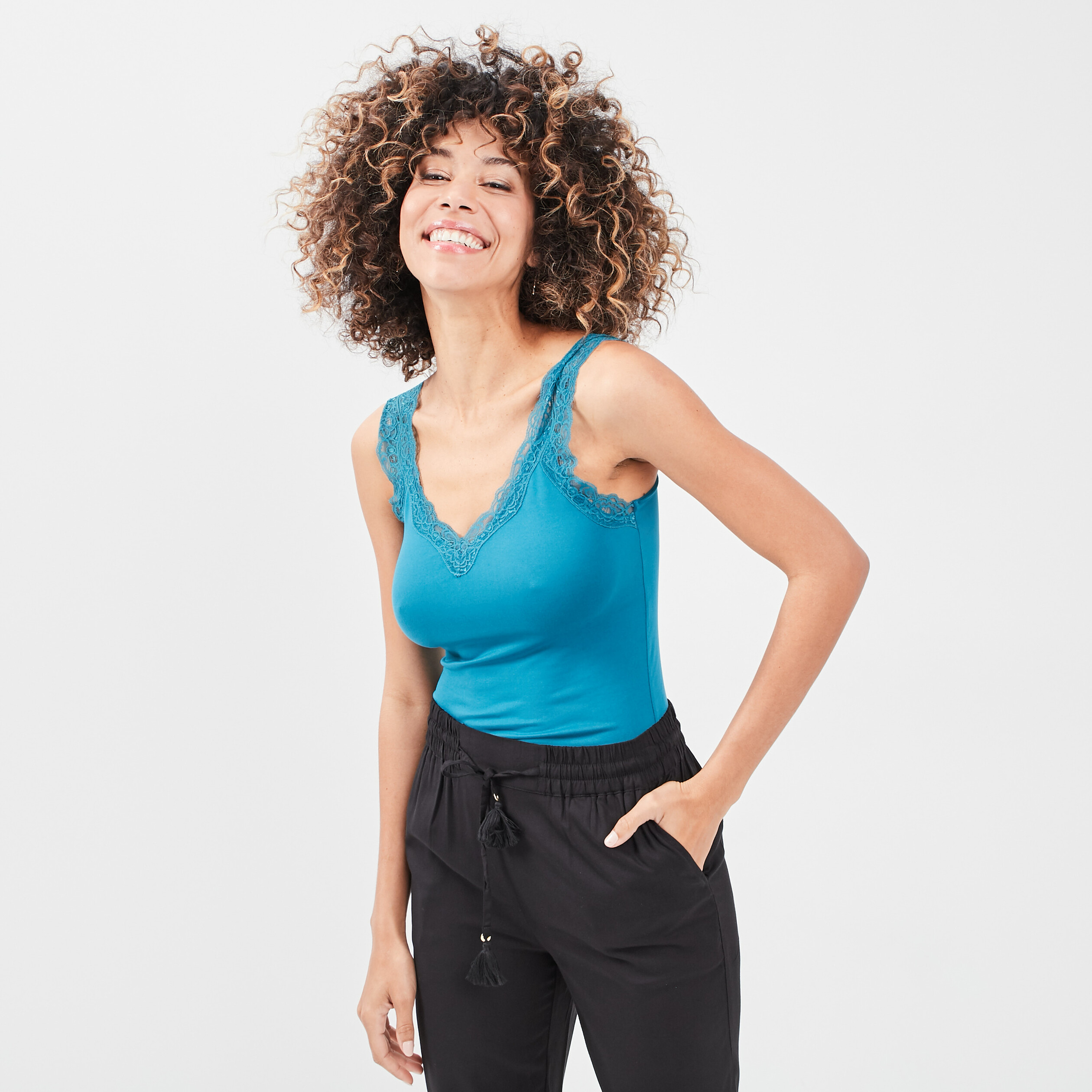 Débardeur détail dentelle ajusté bleu canard femme | La Halle