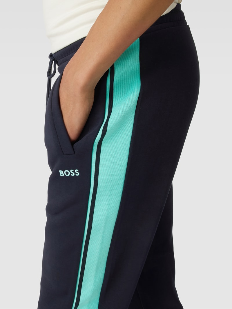 Trainingsanzug mit Label-Stitching in marineblau
