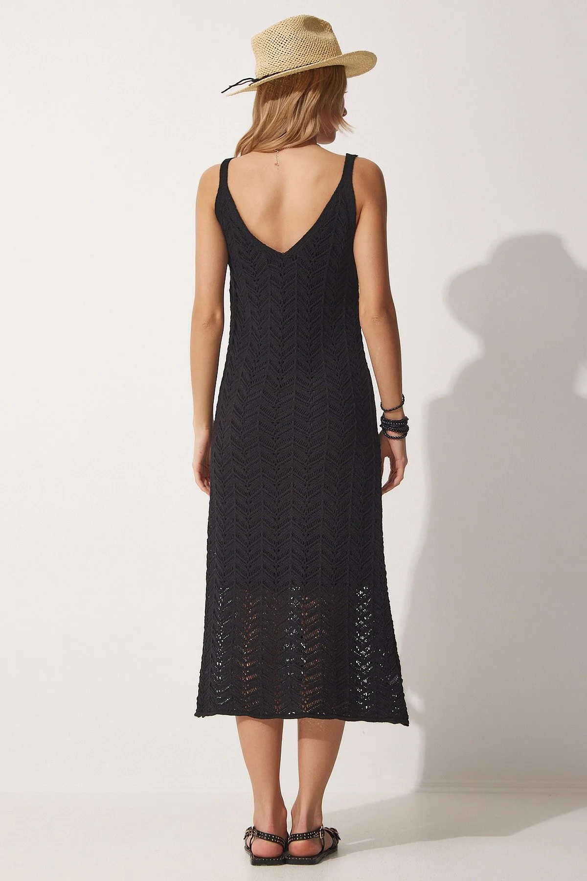 Happiness İstanbul  Schwarzes, durchbrochenes Träger-Sommer-Strickkleid für Damen NF00044