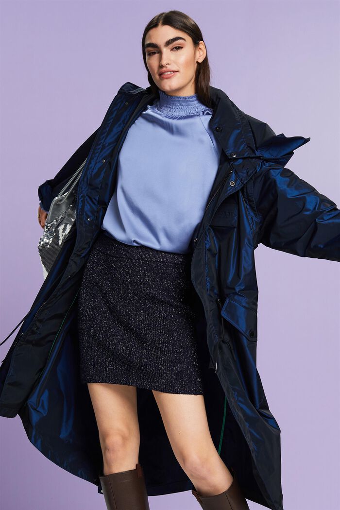 Satinbluse mit Smok-Details