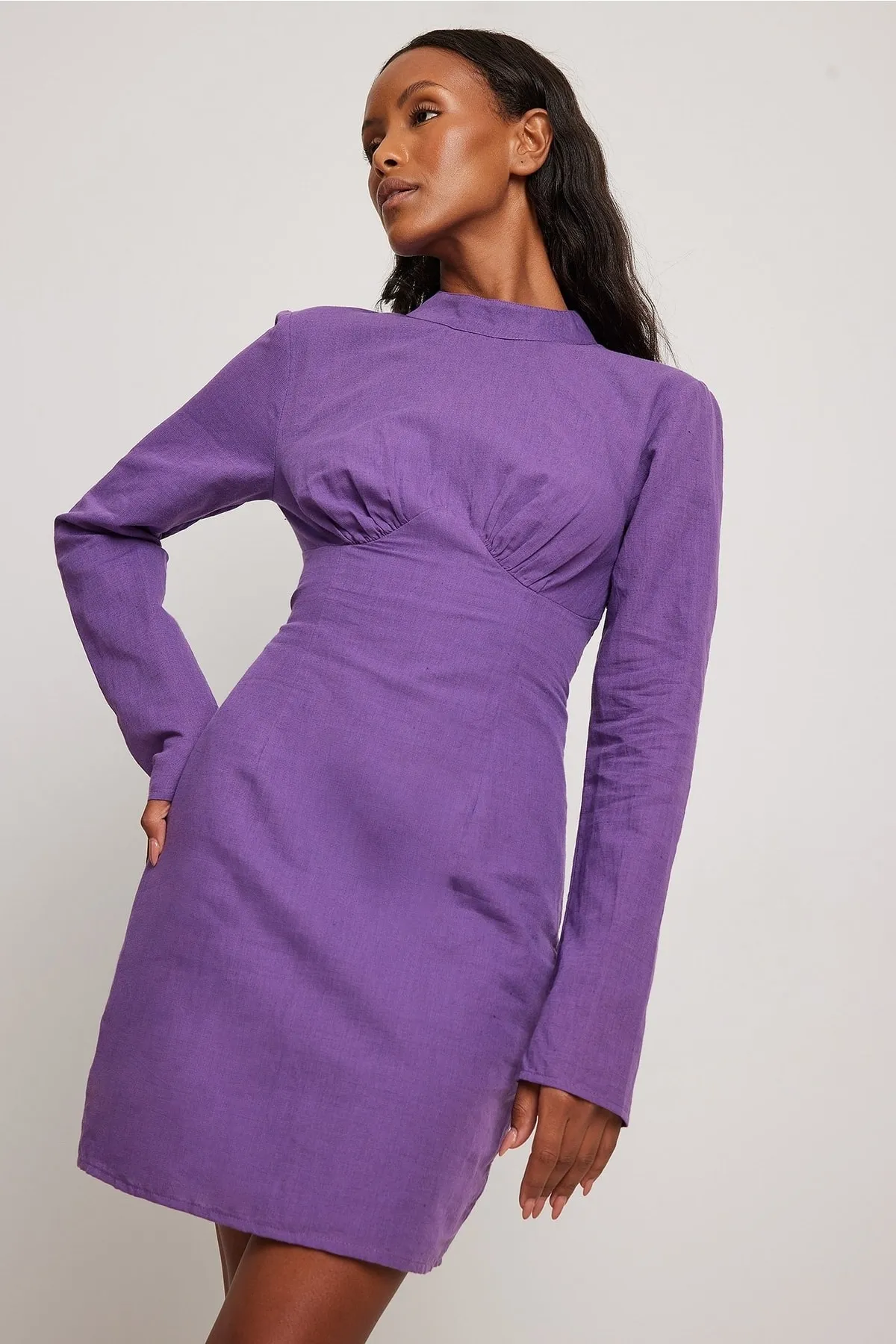 NA-KD  Minikleid mit offenem Rücken