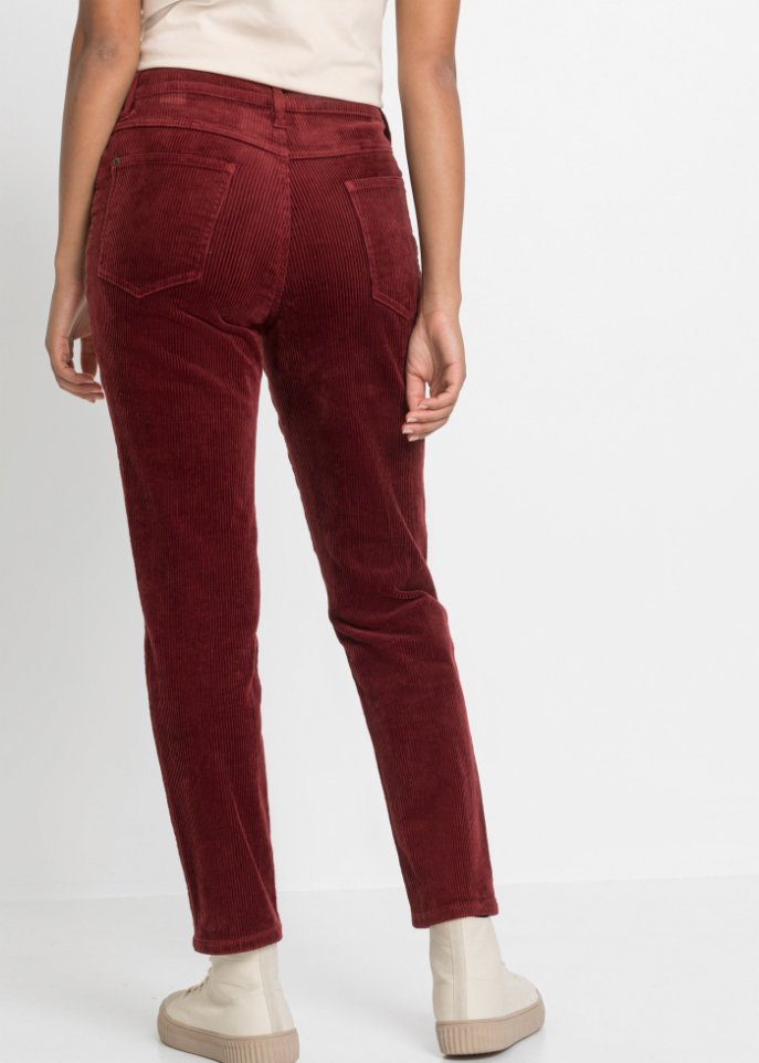 Cordhose im Mom Fit