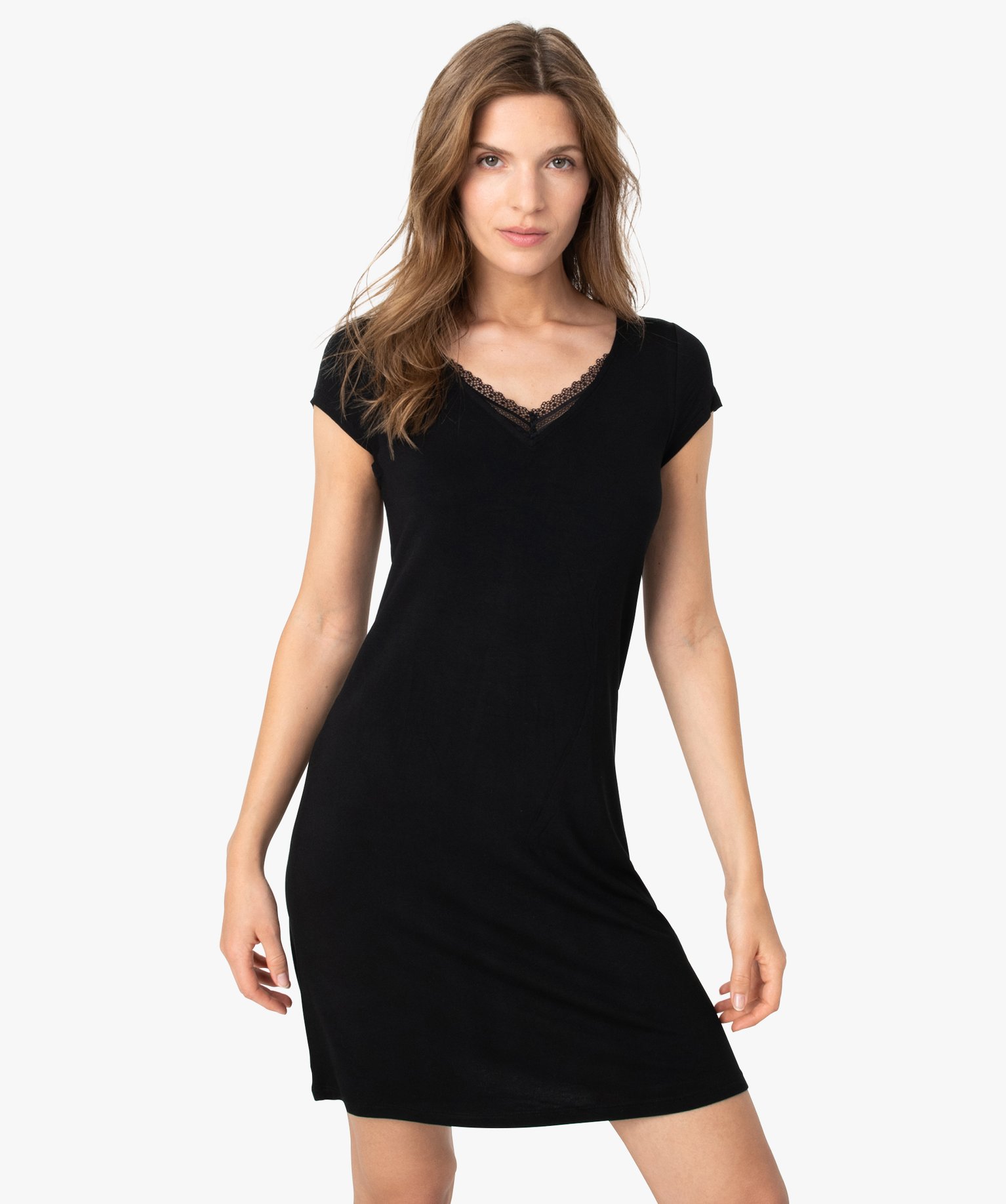 Chemise de nuit en maille extensible avec col V en dentelle ... noir | GEMO