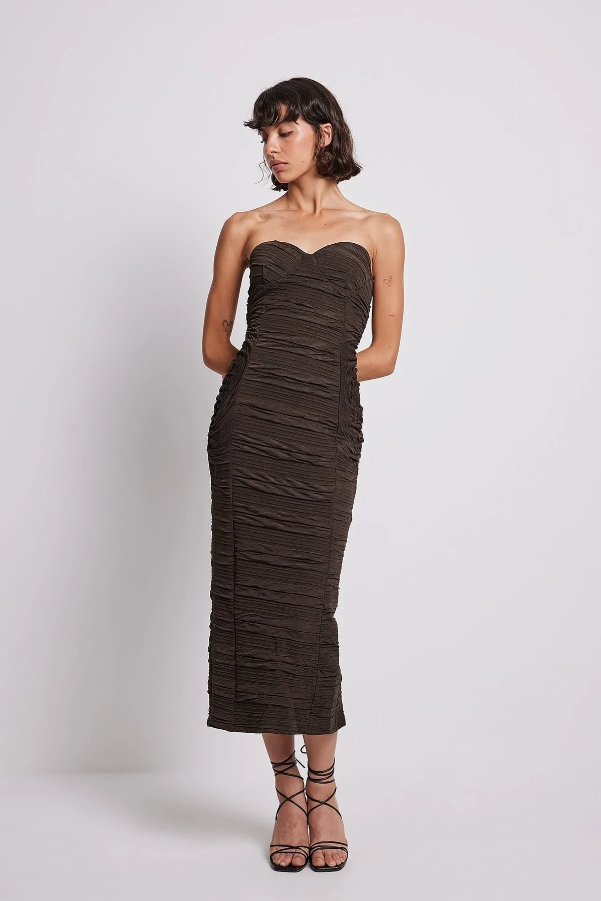 NA-KD  Cup Tube Midikleid