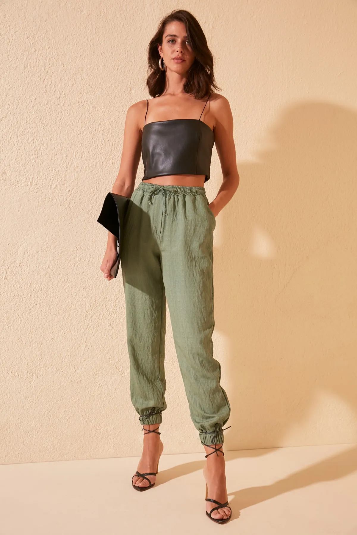 Trendyol Collection  Grüne Jogger-Webhose TWOSS20PL0129