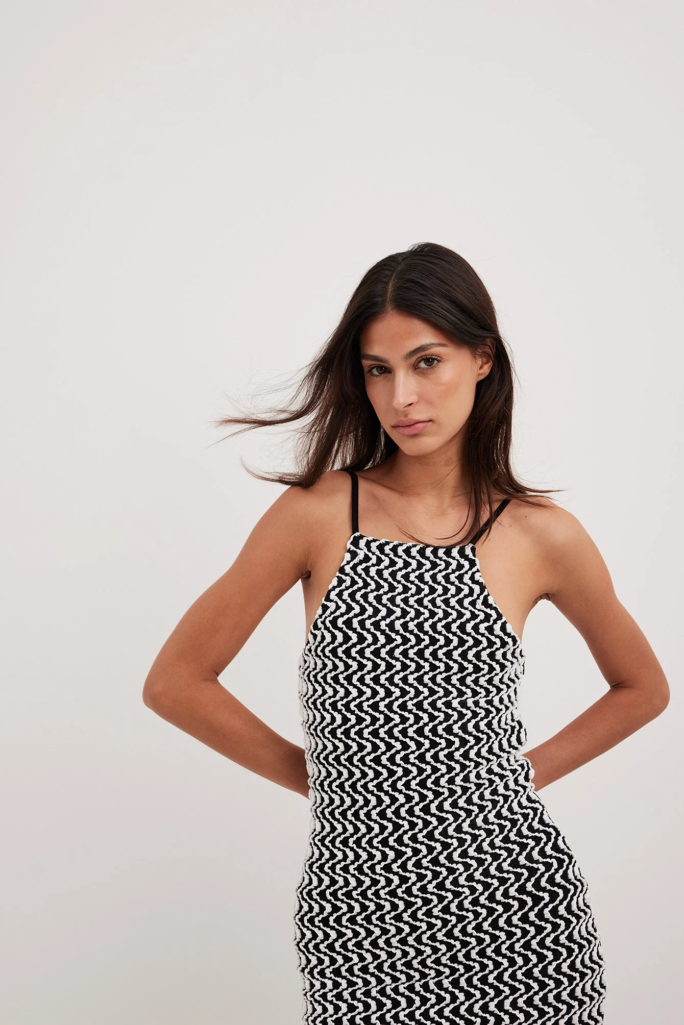 Maxikleid mit strukturiertem Schlitz