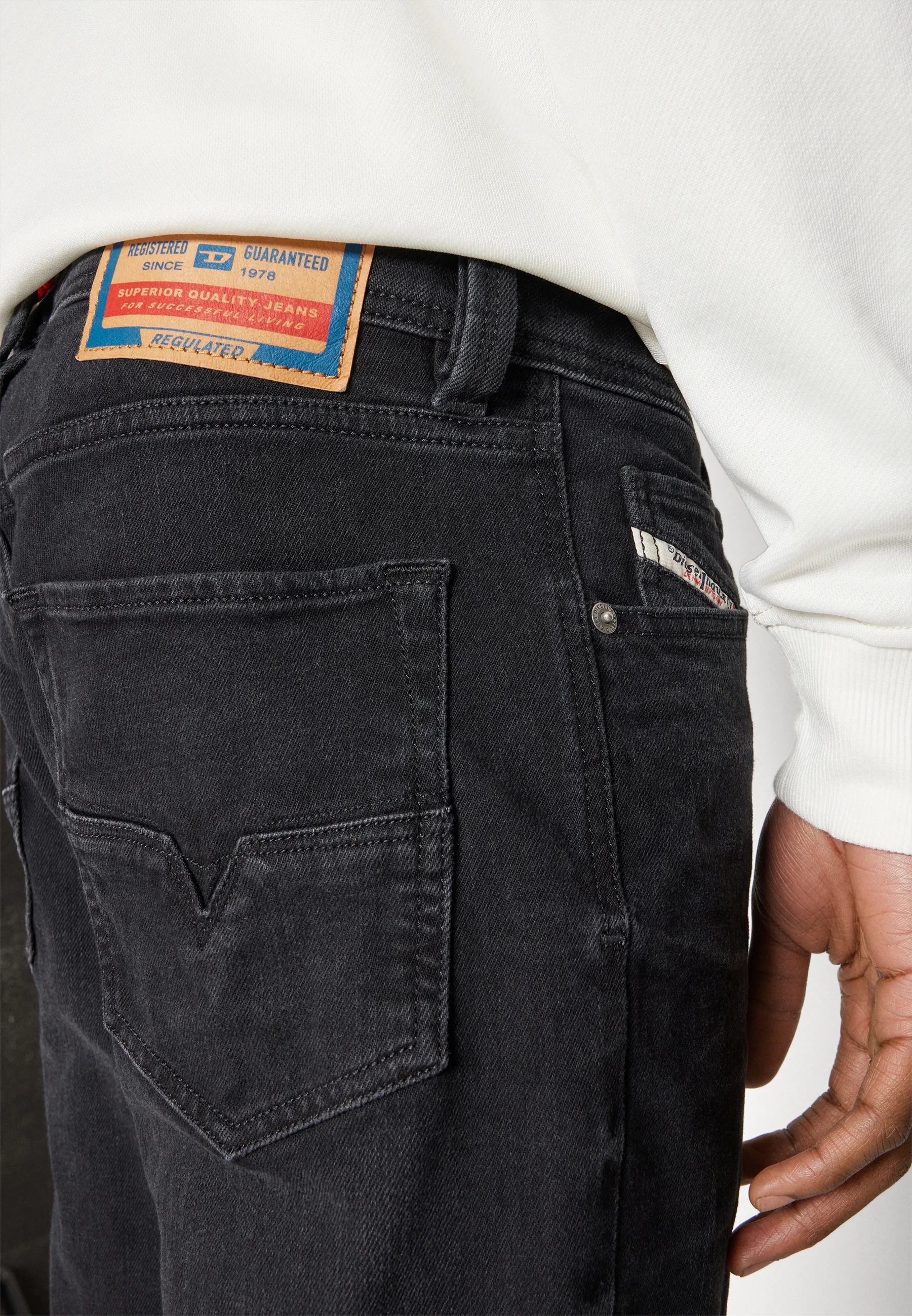 Diesel LARKEE BEEX - Vaqueros pitillo
