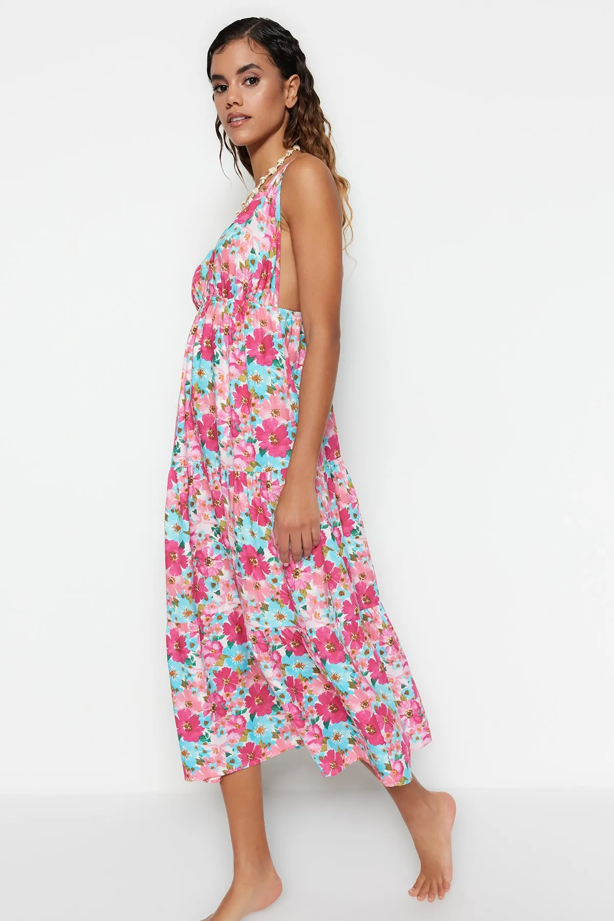Trendyol Collection  Maxi-Strandkleid aus Webstoff mit Blumenmuster TBESS23EL00146