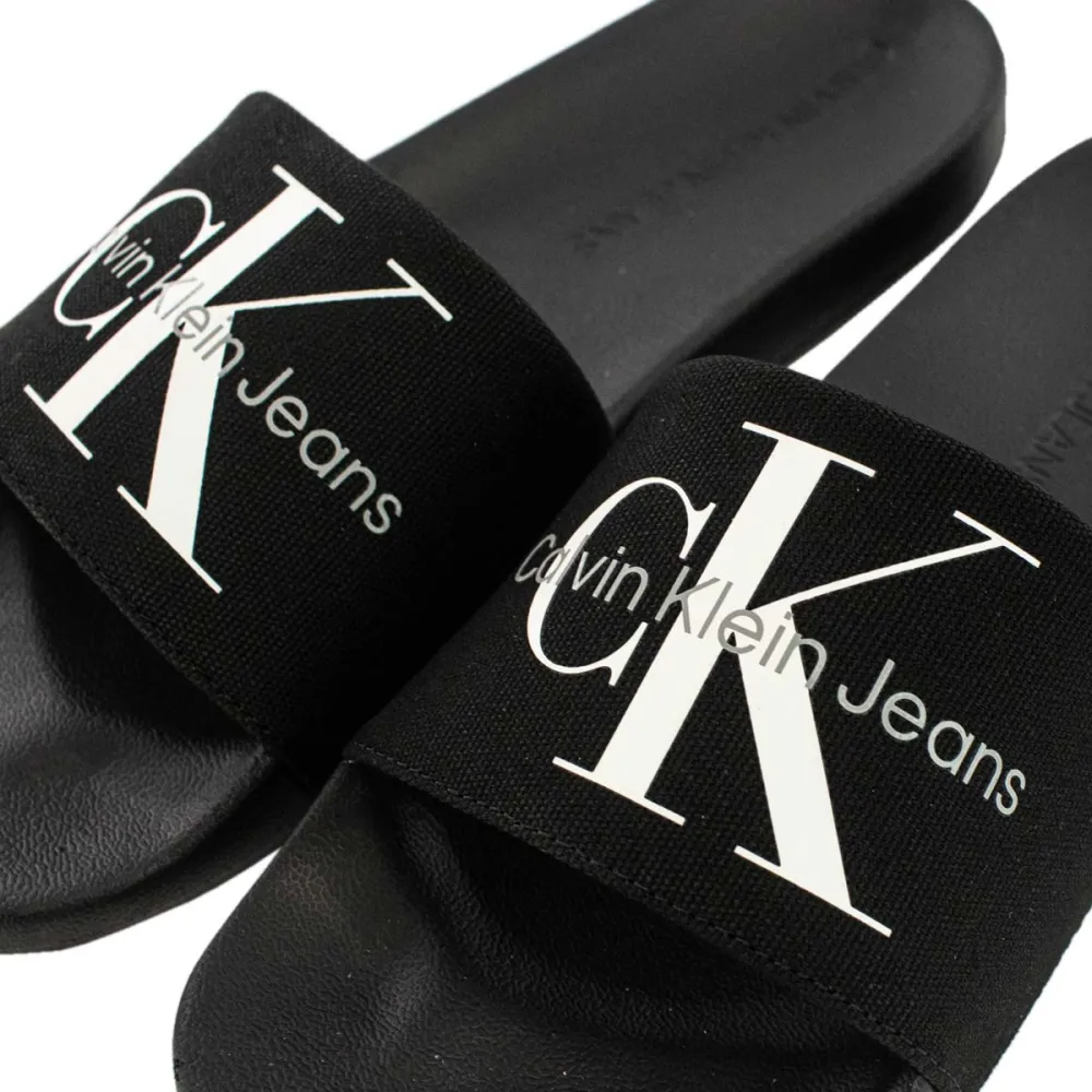 Calvin Klein Slide Monogram YM00061-BDS / schwarz