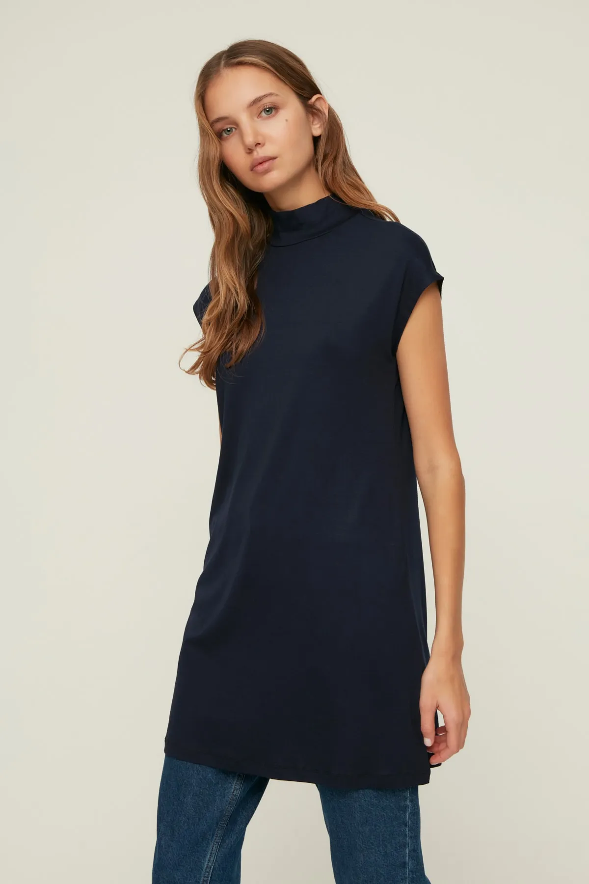 Trendyol Modest  Marineblau-Stone 2er-Pack ärmellose Unterwäsche-Liner-Tunika mit Stehkragen TCTSS21UK0033