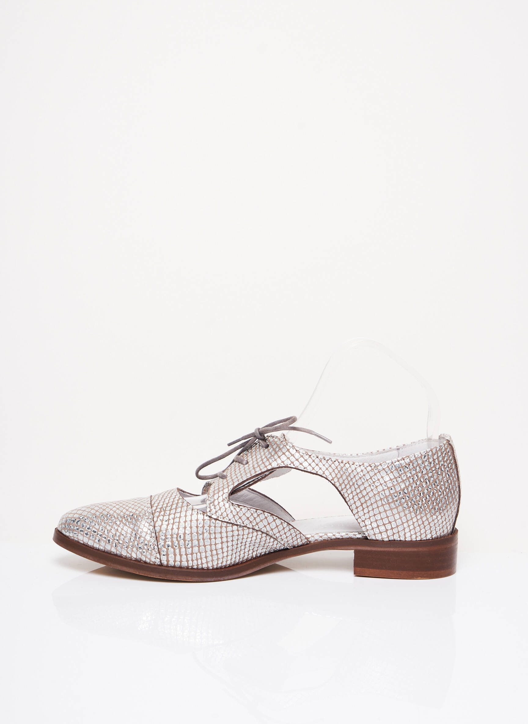 Regard Derby Femme couleur gris