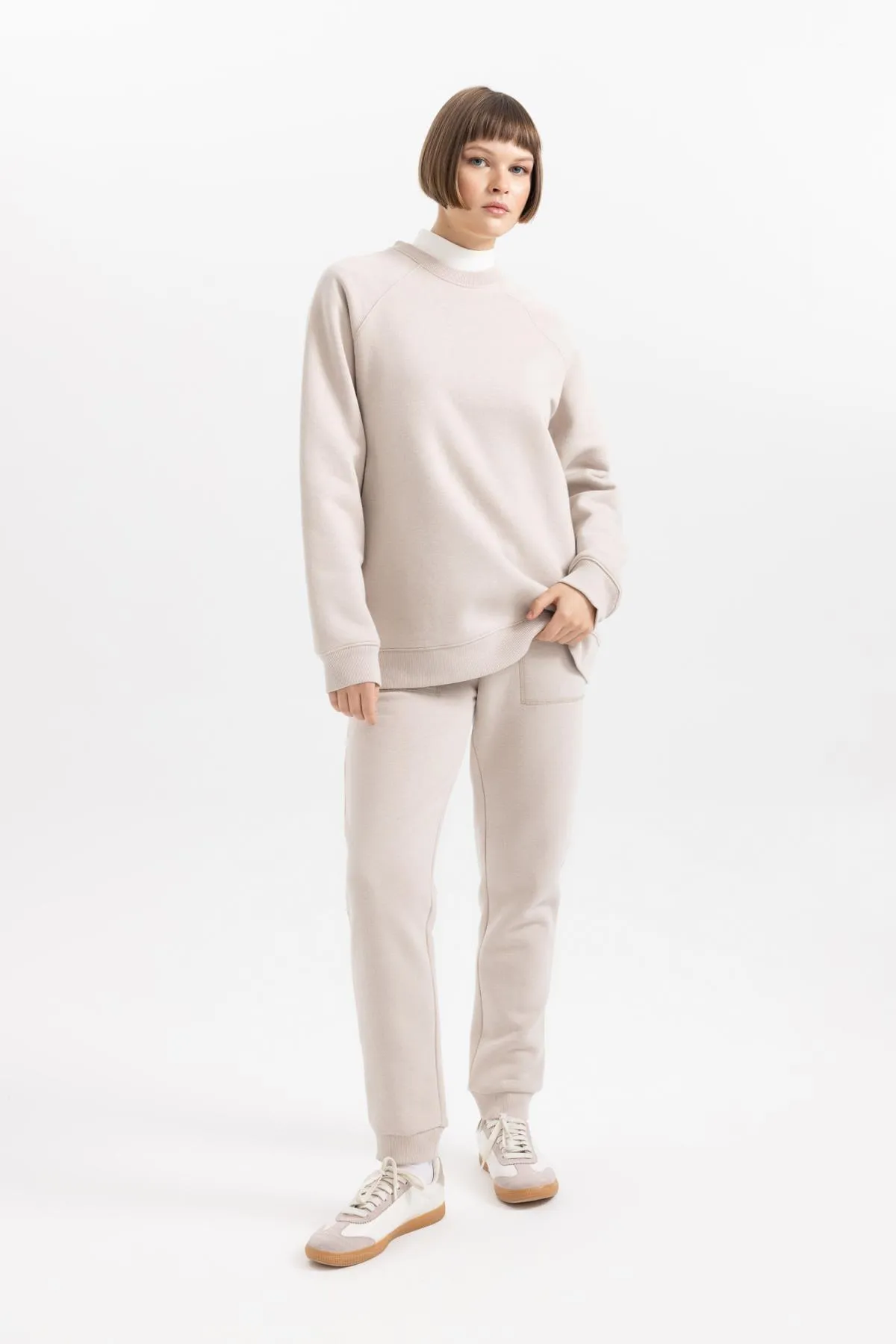 DeFacto  Dickes Sweatshirt mit Rundhalsausschnitt in Oversize-Passform V2697az23wn