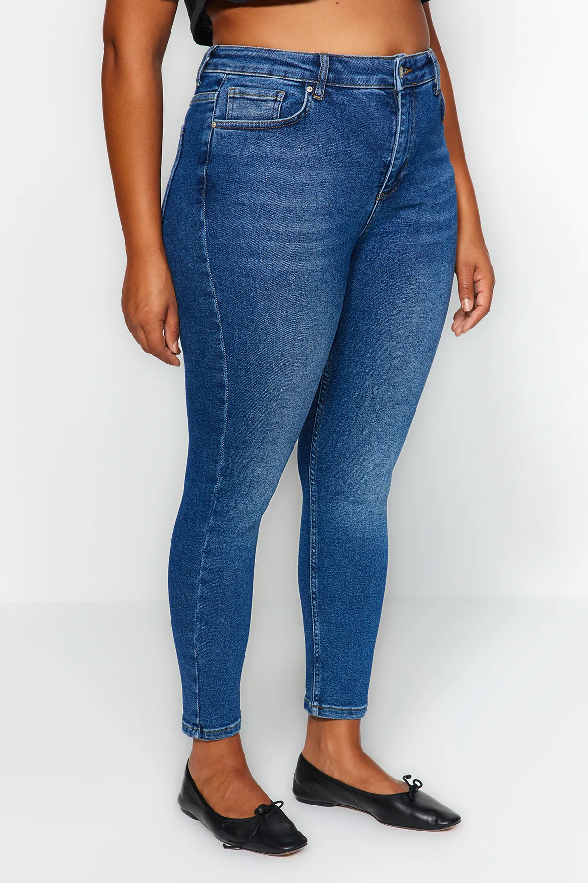 Trendyol Curve  Marineblaue, dehnbare Skinny-Jeans mit hoher Taille TBBAW24CJ00048