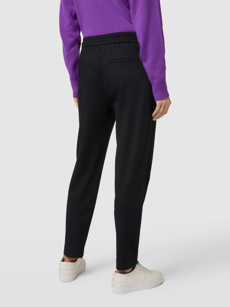 Sweatpants mit Ziernähten in schwarz