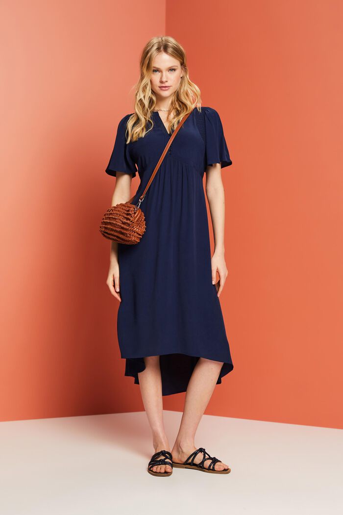 Midikleid mit fixiertem Bindegürtel