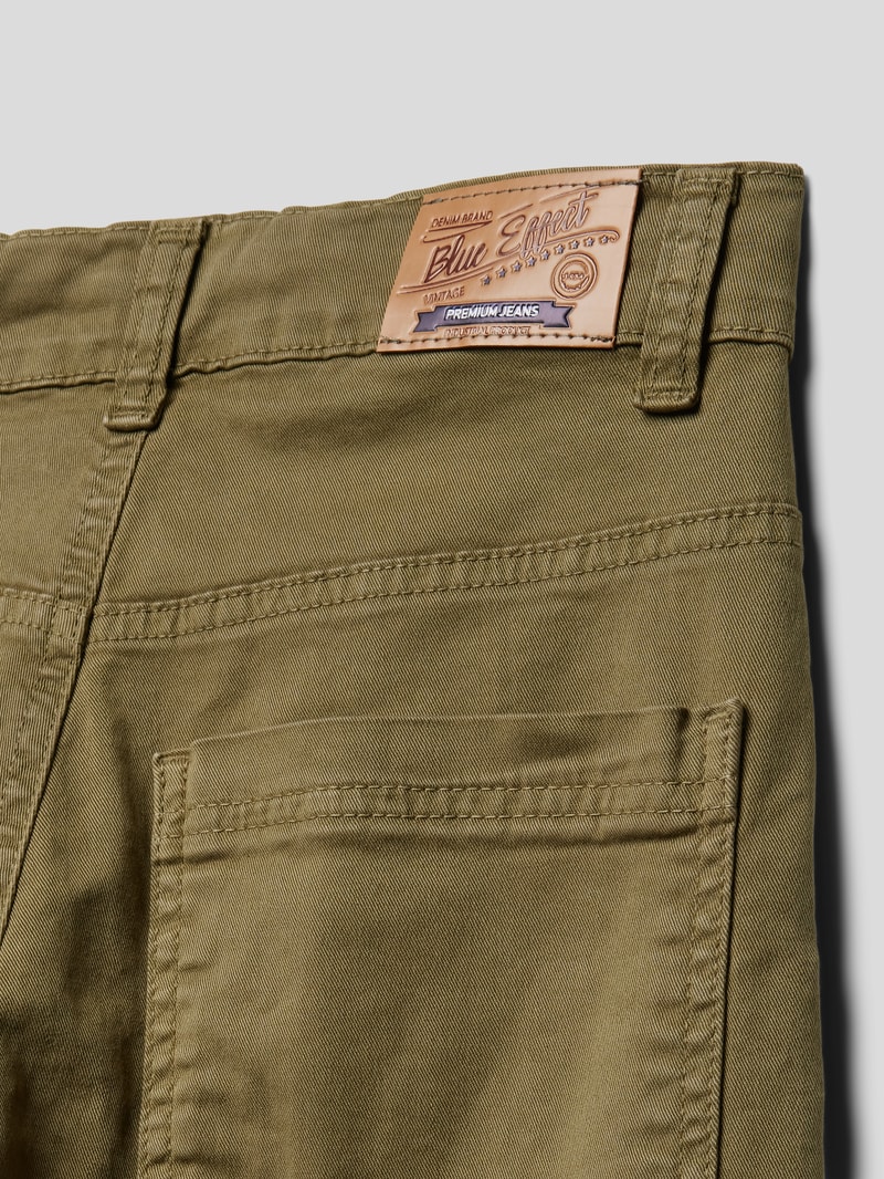 Cargohose mit Knopf- und Reißverschluss in schilf