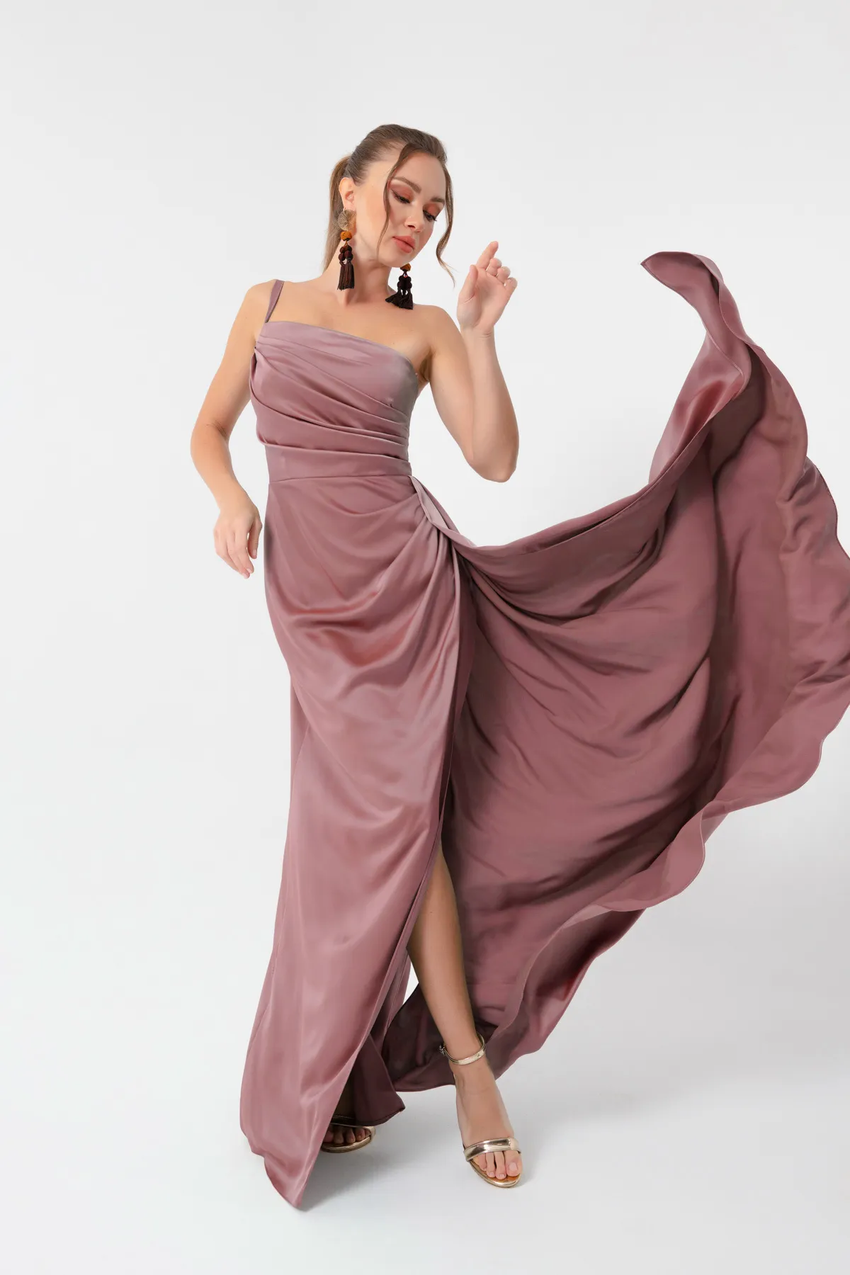 Lafaba  Lachsfarbenes One-Shoulder-Satin-Abend- und Abschlusskleid für Damen