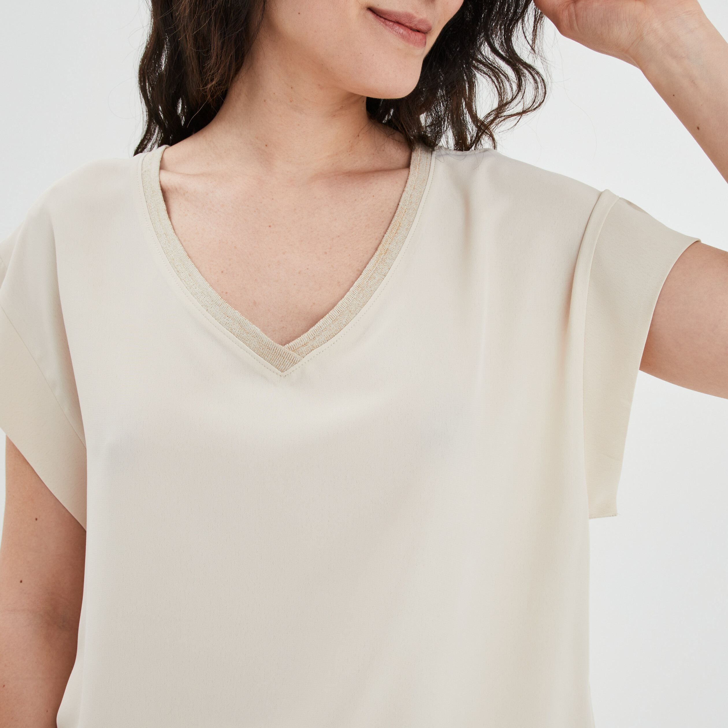 T-shirt col en V à bandes métallisées gris clair femme | La Halle