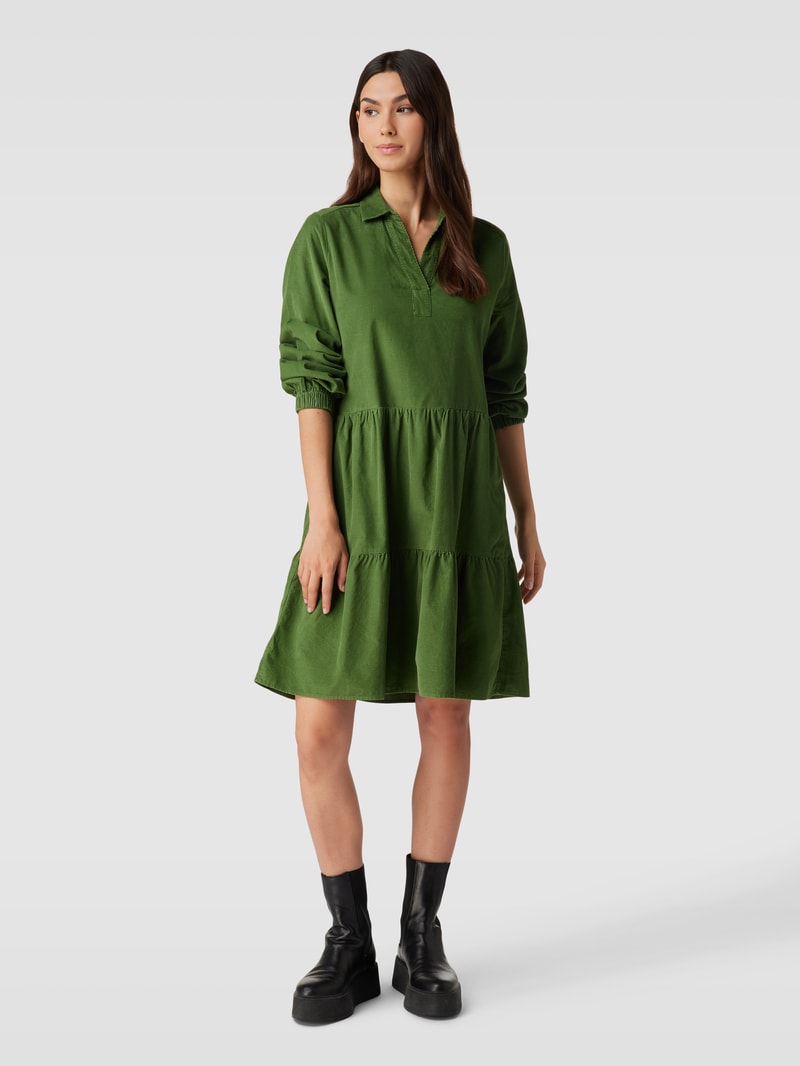 Knielanges Kleid aus Cord im Stufen-Look in grasgrün