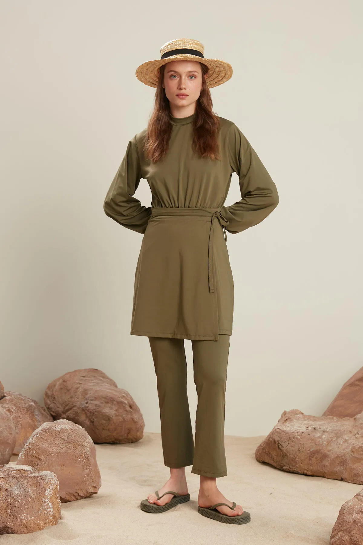 Manuka  LANGER BADEANZUG MIT BALLONÄRMELN KHAKI