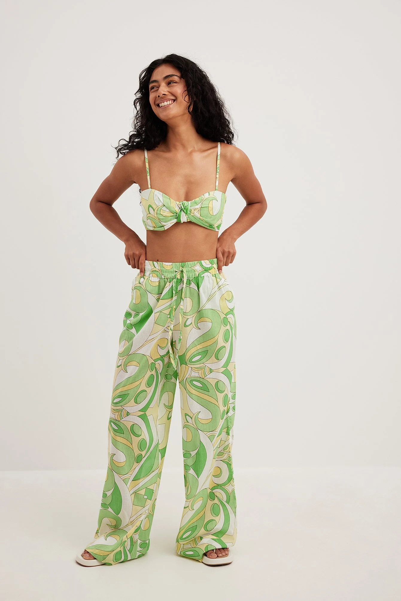 Bio-Bralette-Oberteil mit Knoten