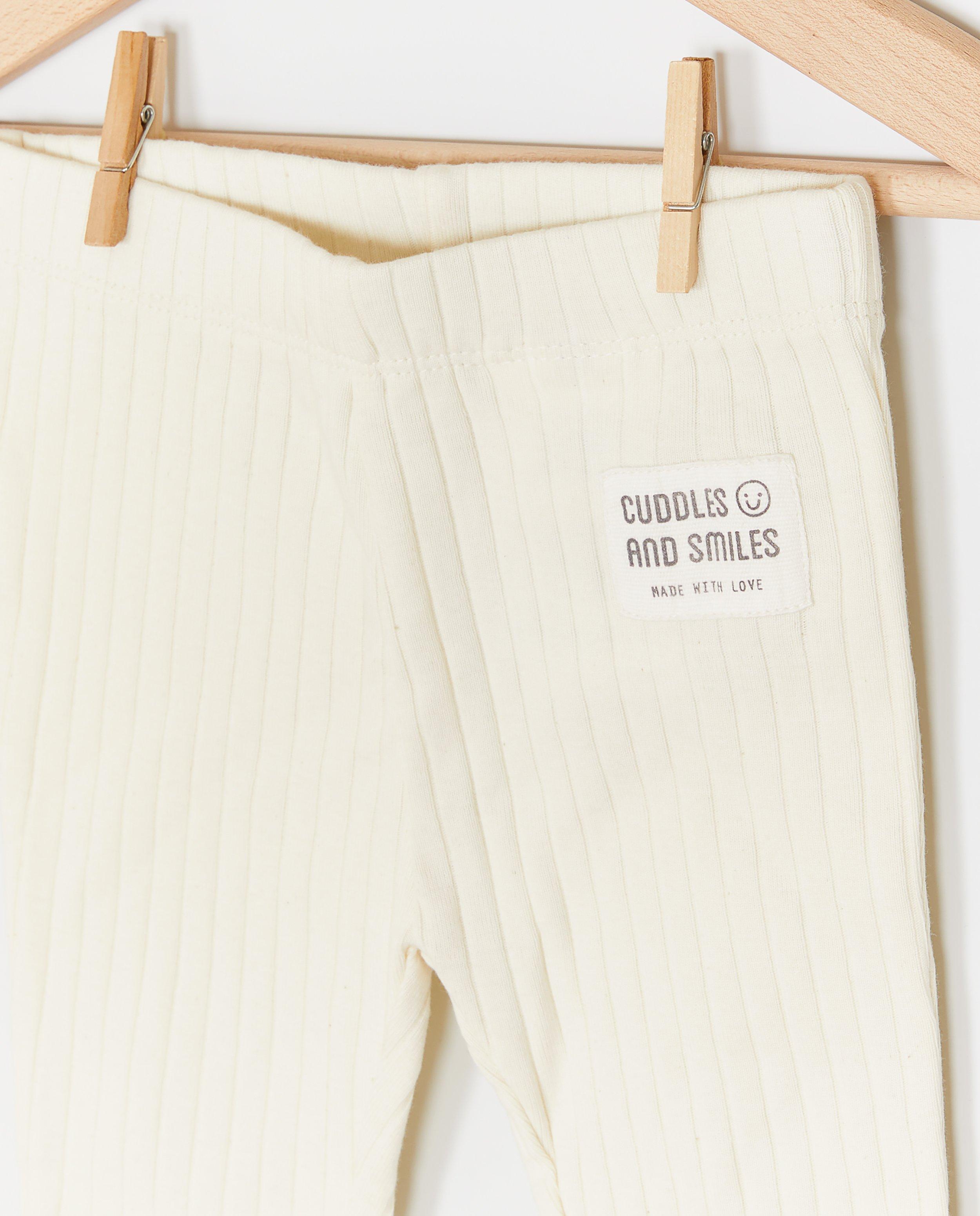 Cuddles and Smiles leggings finom bordázattal, fehér