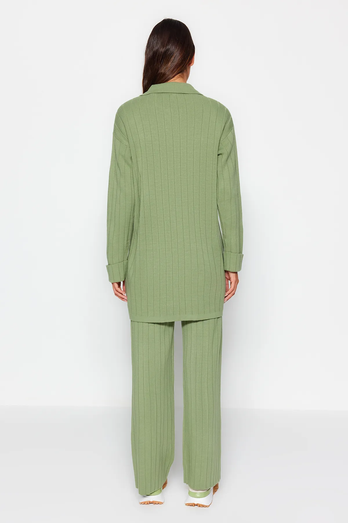Trendyol Modest  Grünes Strickoberteil- und -unterteil-Set aus Strickjacke und -hose mit Kordelzug TCTAW24US00003