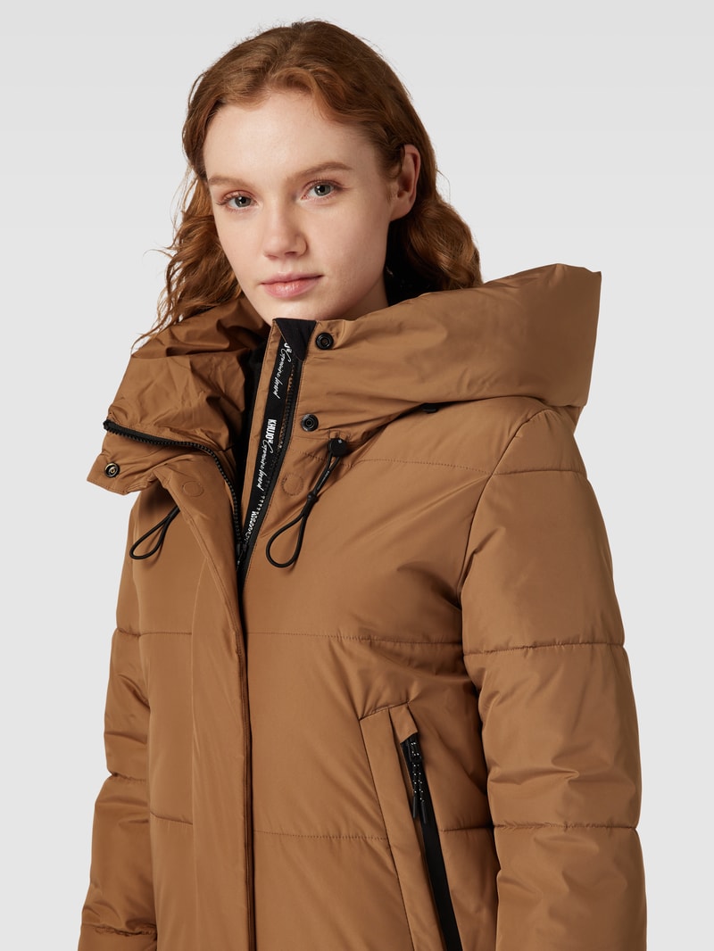 Steppmantel mit Label-Details Modell 'SOULANI' in camel