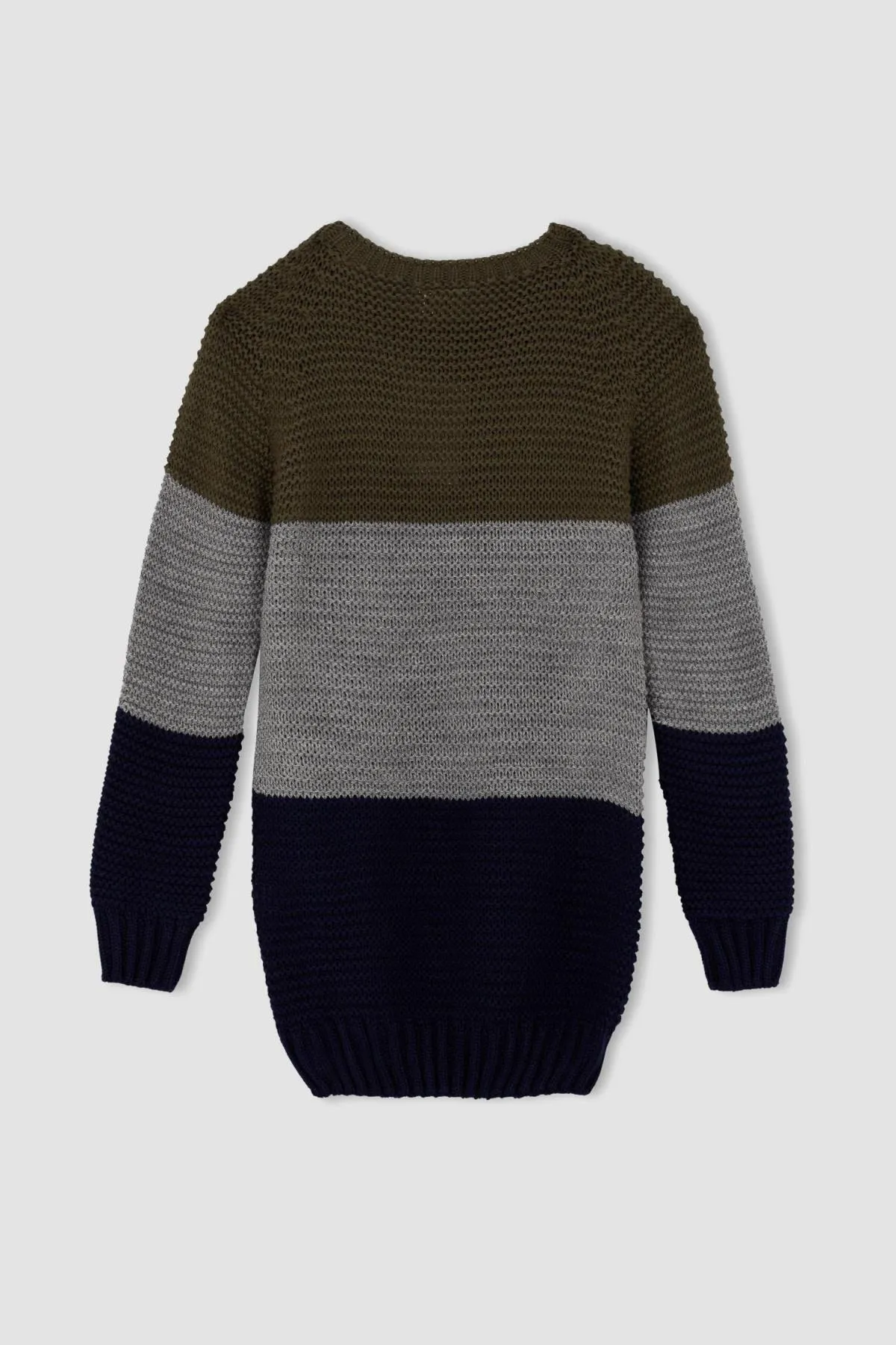 DeFacto  Jungenpullover mit normaler Passform und Rundhalsausschnitt R3179a622au