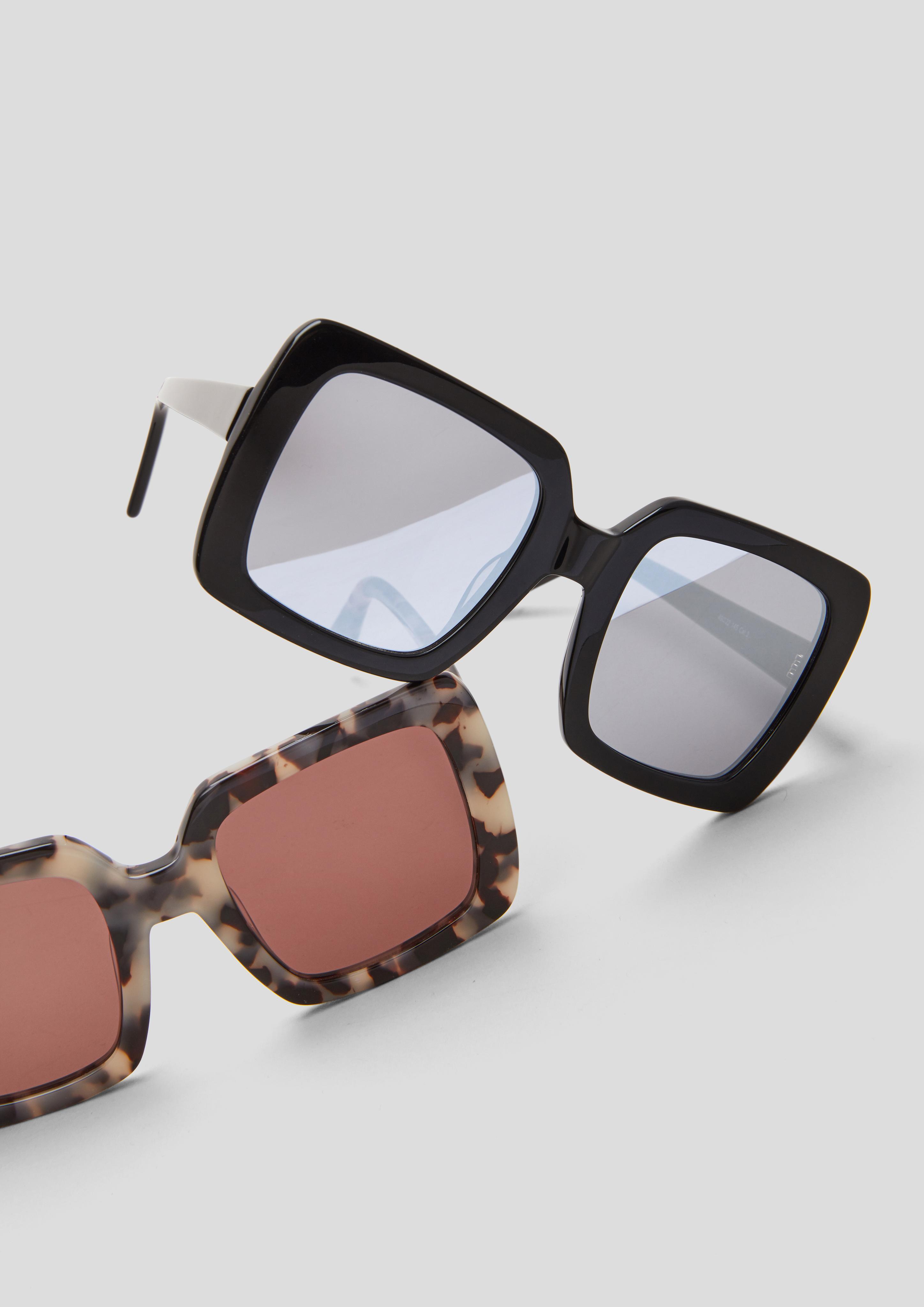 Sonnenbrille mit eckigen Gläsern  144.120.141.98537-770