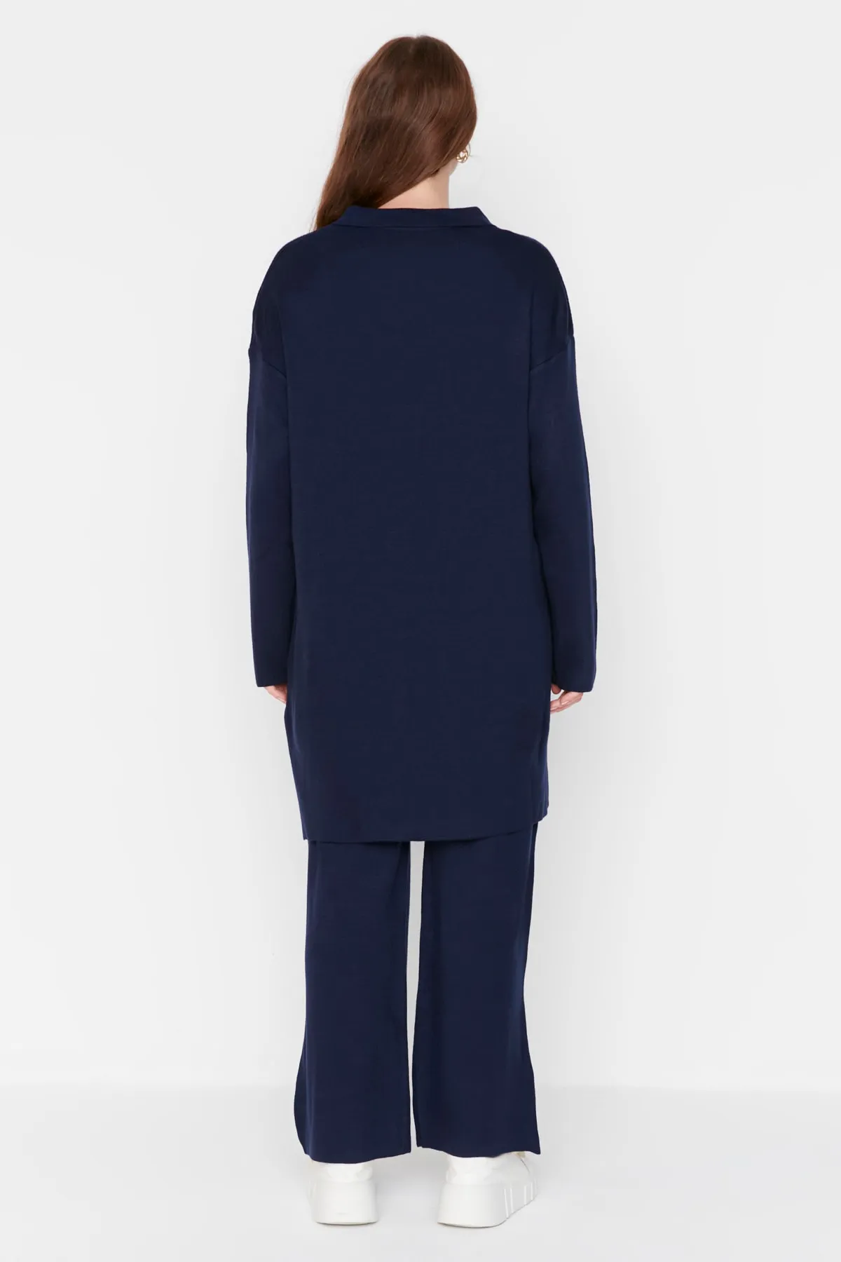 Trendyol Modest  Marineblaues Strickset mit Tunika und Hose mit Polokragen TCTAW22US0076