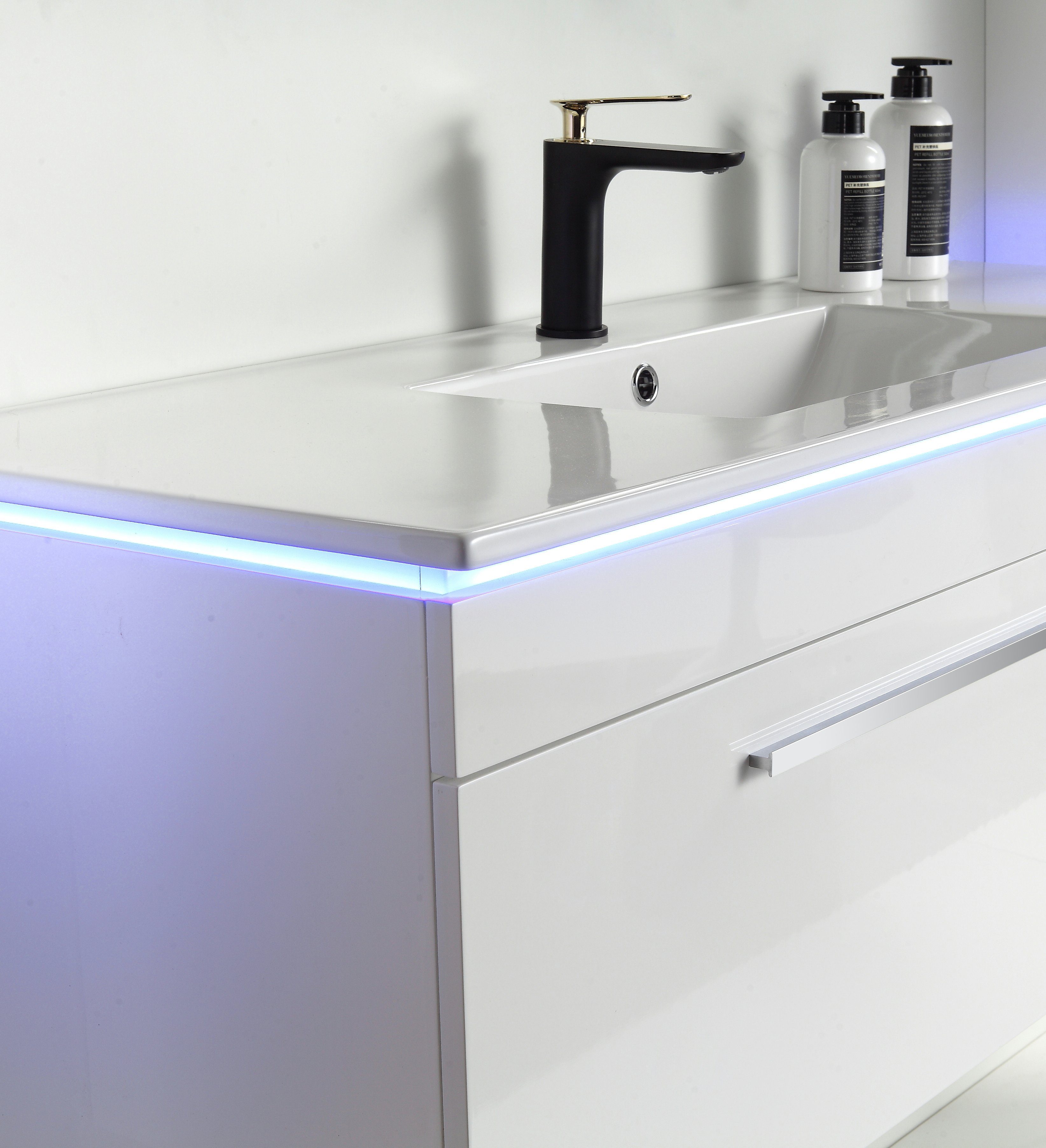 Faizee Möbel Badmöbel-Set Badmöbel set, Weiß komplett 5TLG 90 cm, (Komplett-Set, 5-St), LED-Spiegel mit Touch Badmöbel-Set VORMONTIERT Hochglanz lackiert