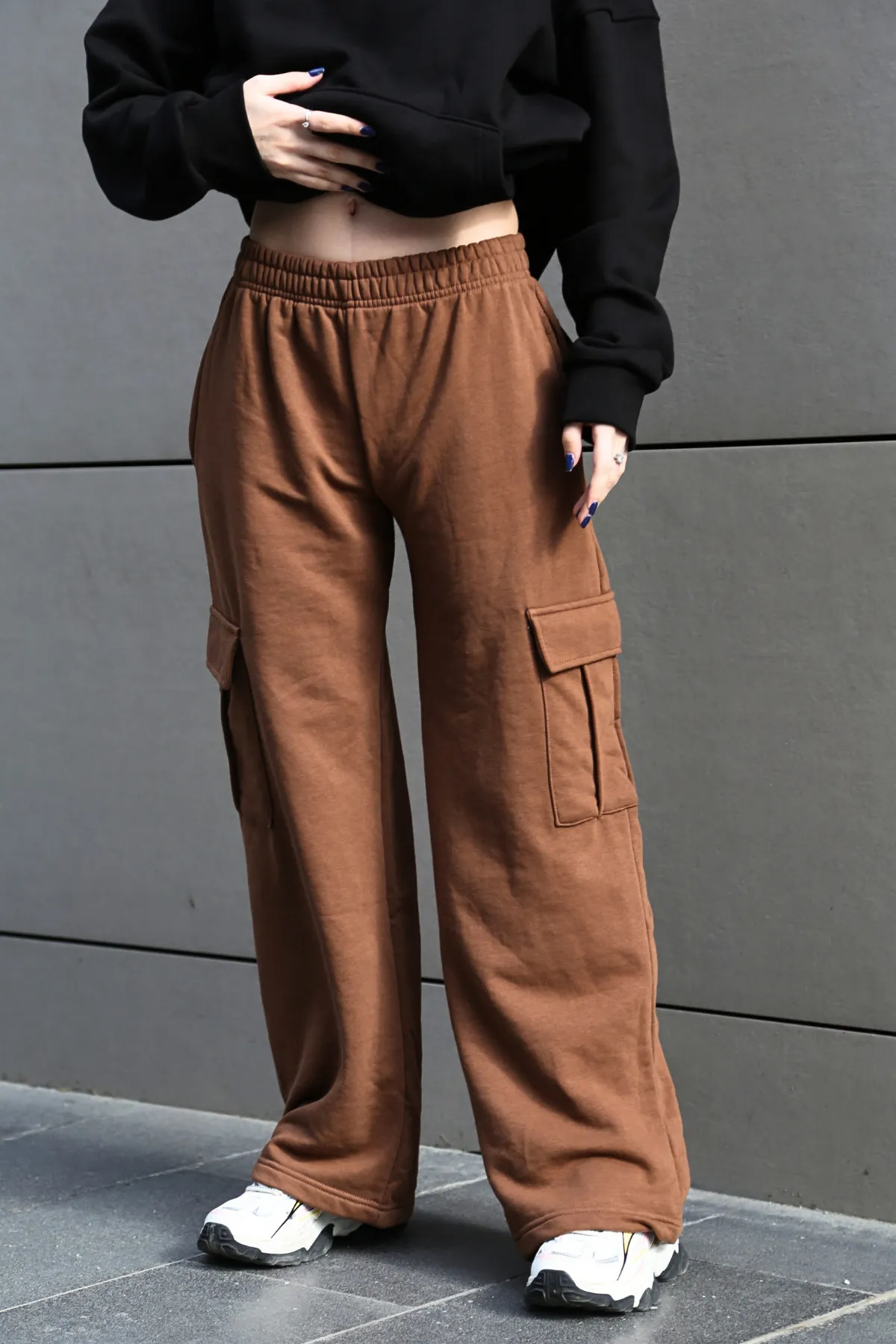 Madmext  Braune Damen-Jogginghose mit weitem Bein und Cargotasche Mg1615