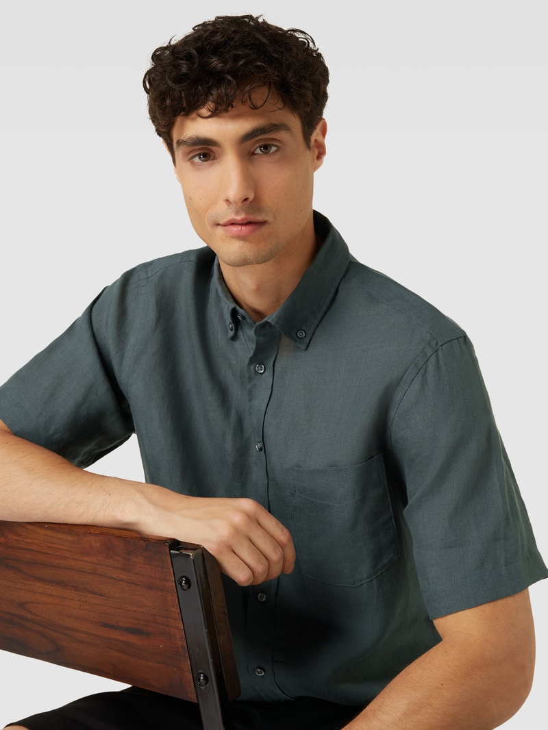 Freizeithemd mit Button-Down-Kragen in stein