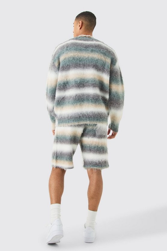 Lockere mittellange Strick-Shorts mit Streifen