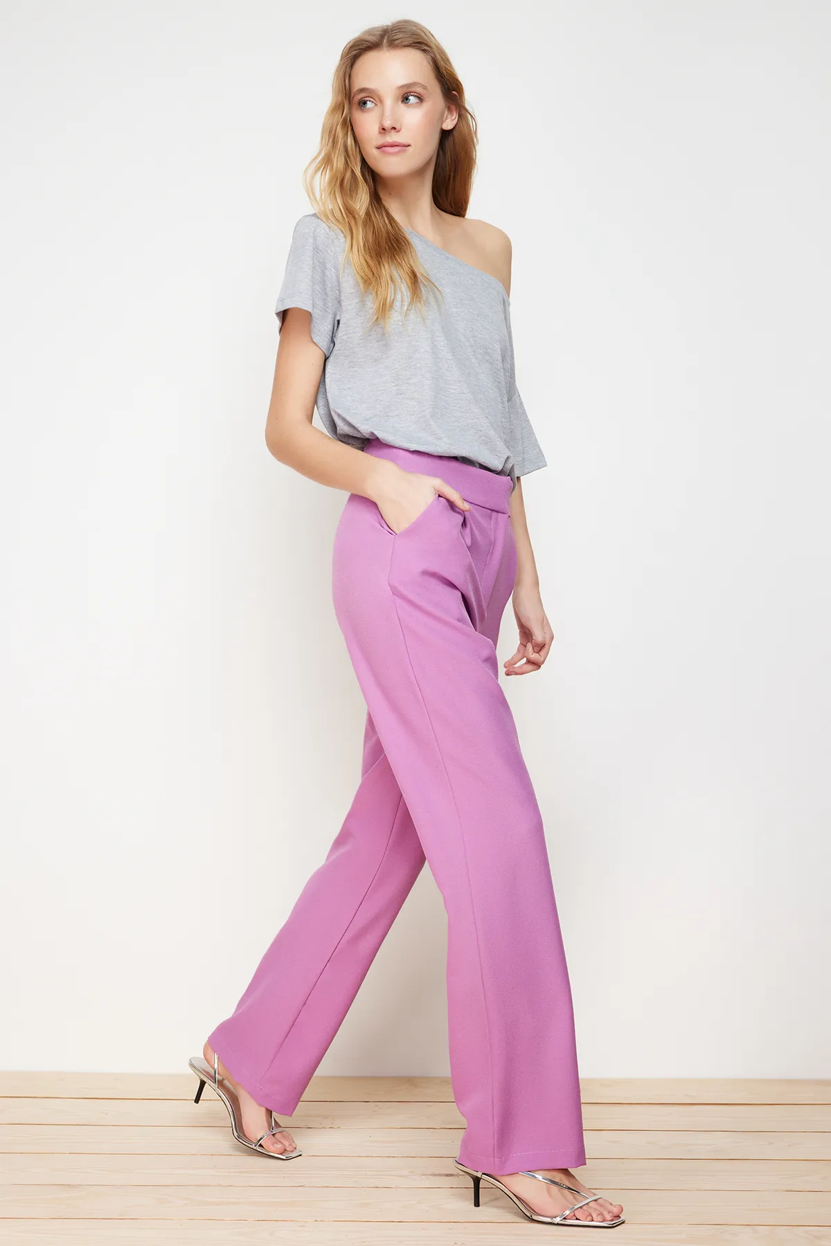 Trendyol Collection  Fuchsia Gerade/Gerader Schnitt Plissee-Gewebehose TWOSS19WX0017