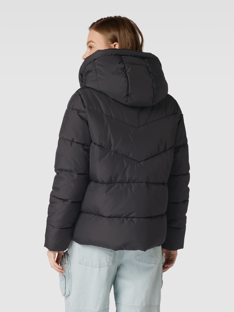 Steppjacke mit Kapuze in schwarz