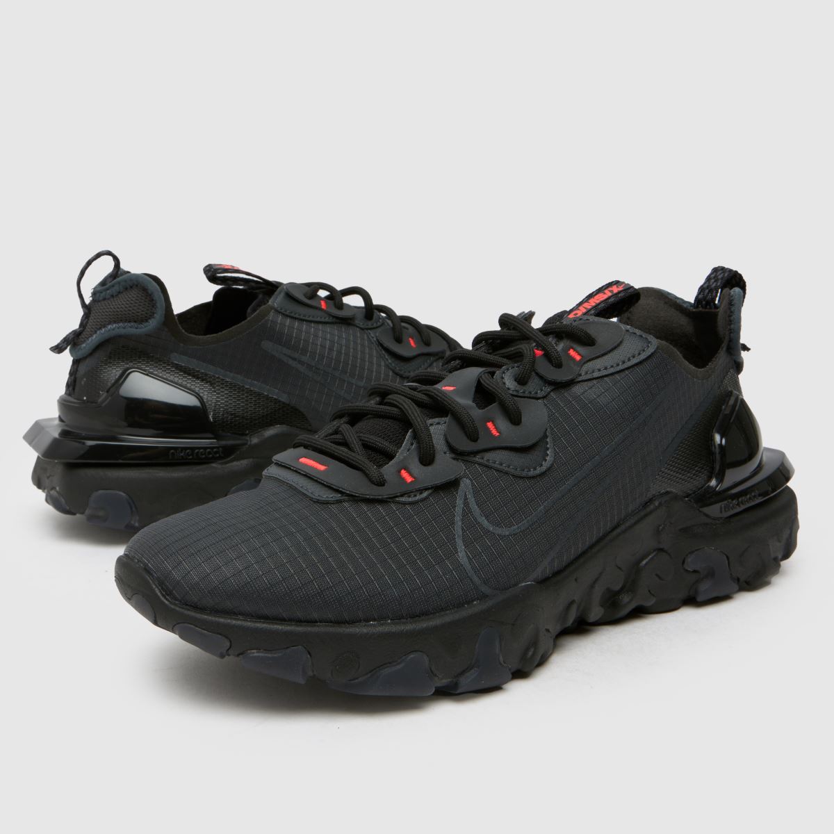 Črni športni copati Nike React Vision
