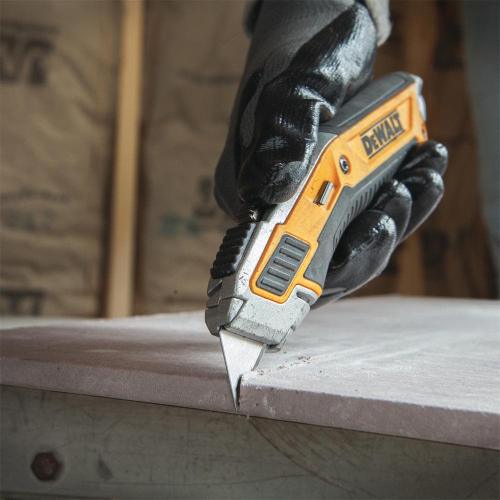 Estilete retrátil premium DEWALT com 5 lâminas DWHT10295