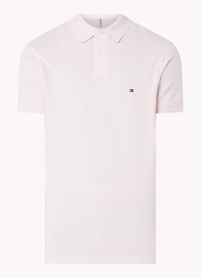 Polo Tommy Hilfiger Core de corte regular, confeccionada em piqué de algodão com bordado do logotipo.