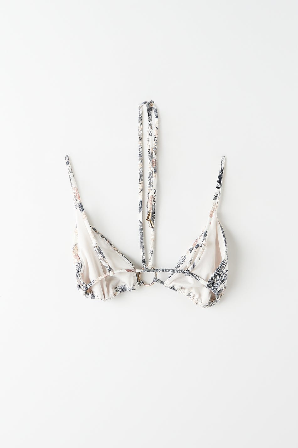 Sara bikini triangle