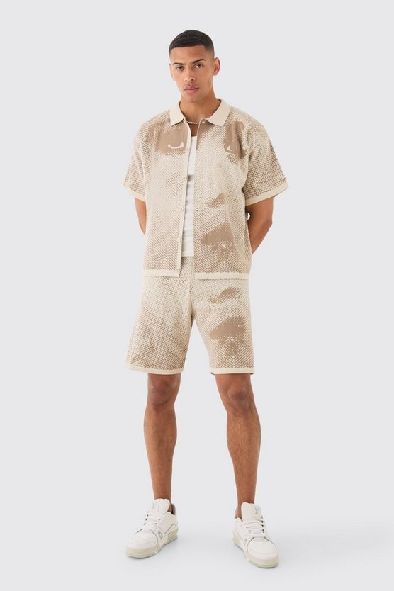 Kastiges Strick-Hemd und Shorts