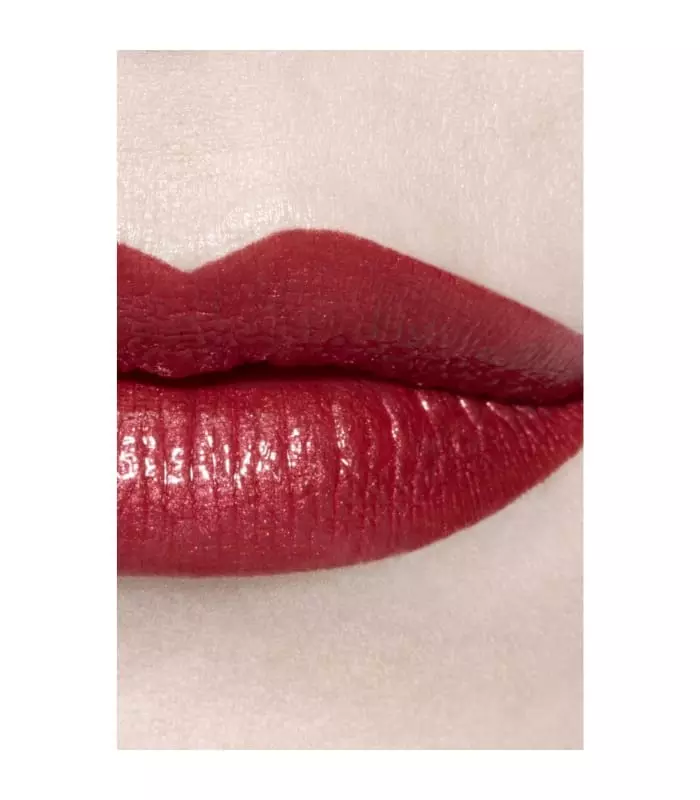 ROUGE COCO BLOOM Le rouge à levrès hydratant et repulpant longue tenue, couleur et brillance intenses