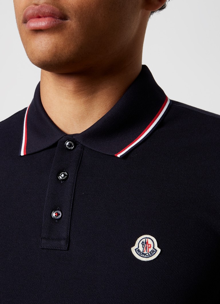 Tricou polo clasic Moncler din bumbac piqué cu logo brodat.