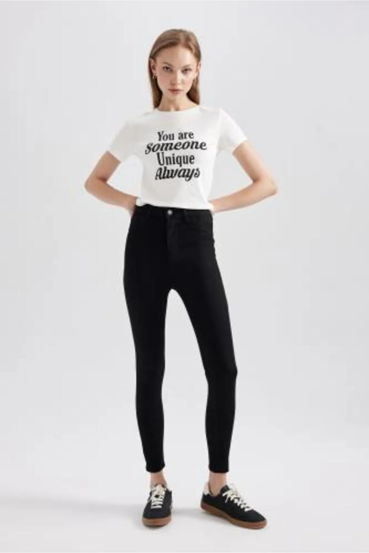 DeFacto  Jegging-Jeans mit hoher Taille, schmalem Bein und langer Länge A5819ax23au