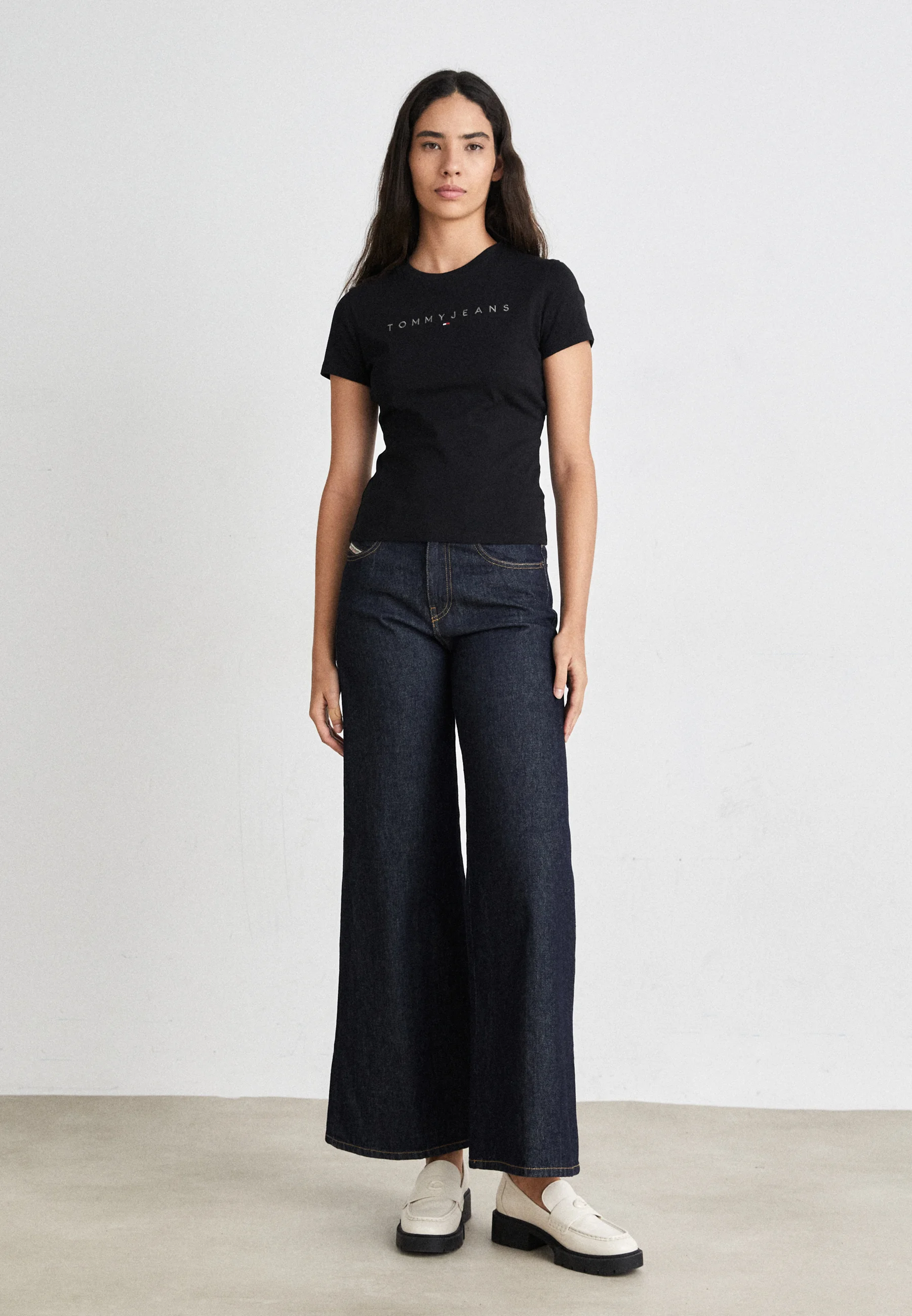 Tommy Jeans SLIM TONAL LINEAR TEE - Camiseta con estampado